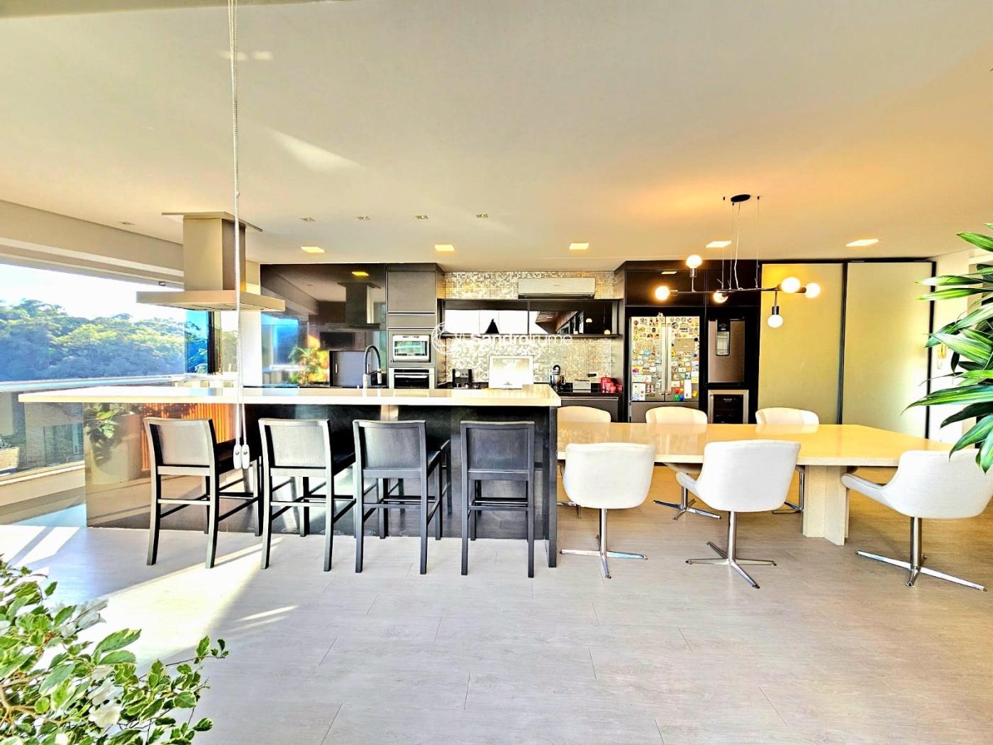 Cobertura, 3 quartos, 247 m² - Foto 2