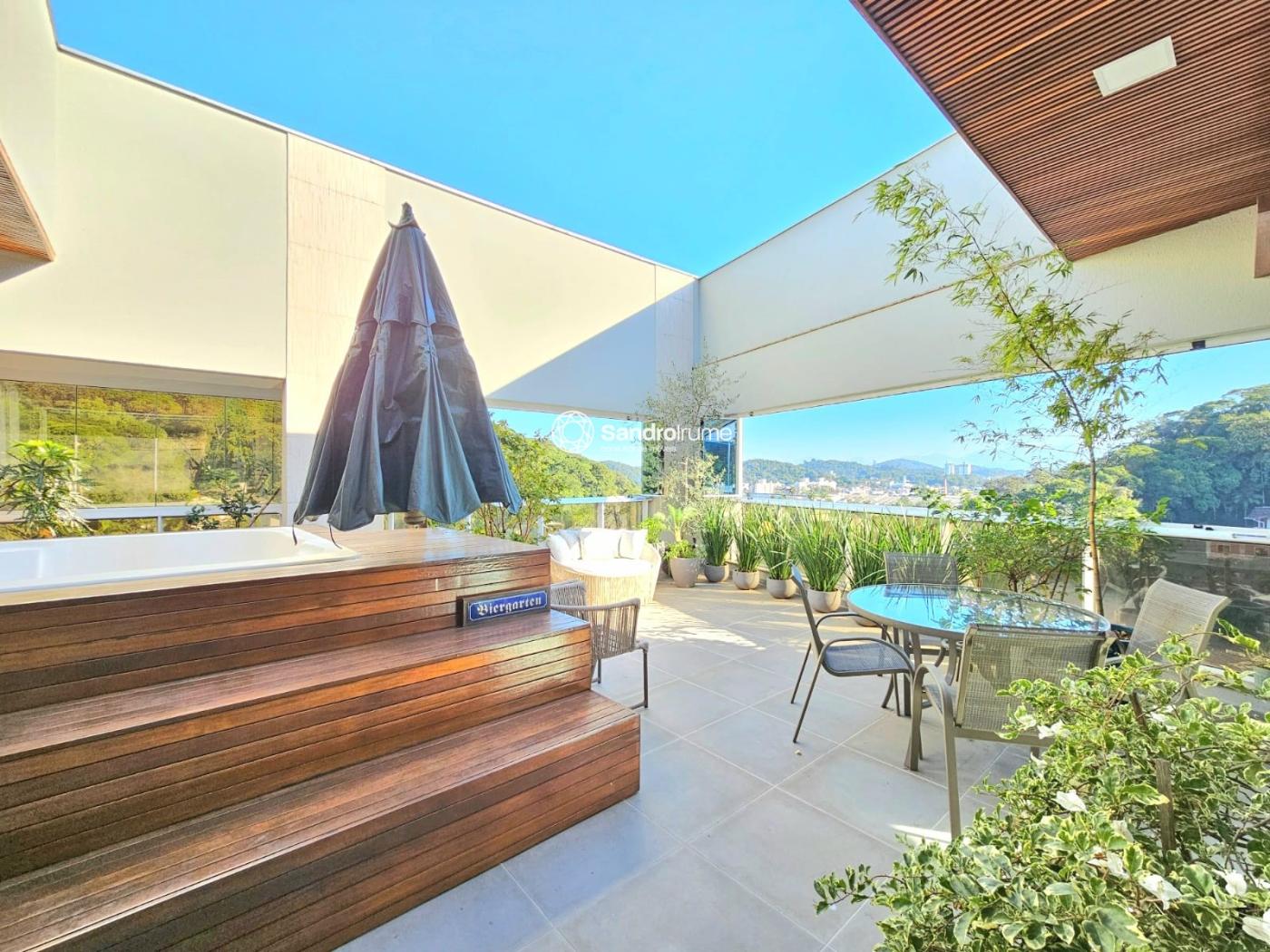 Cobertura, 3 quartos, 247 m² - Foto 4